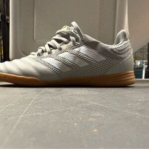 Adidas Men's Gray‎ and White Sneakers 5.5